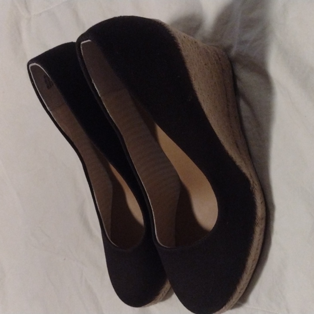 Bass black platform wedges size 6.5